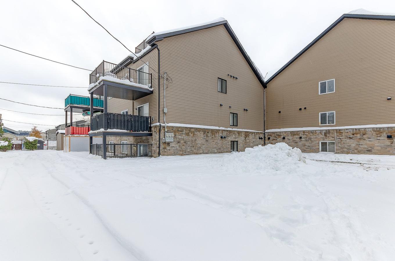 Face arrière - 2-772 Rue De La Volière, Granby, QC - Outdoor With Exterior