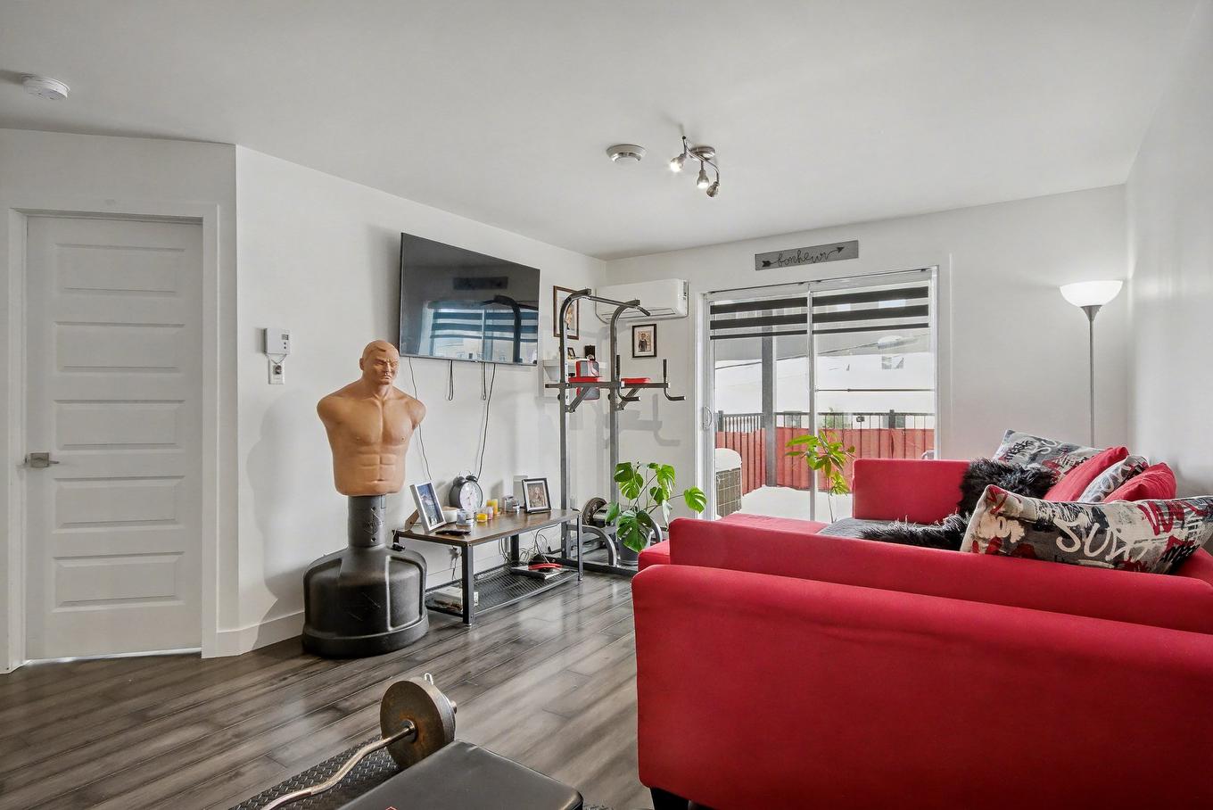 Salon - 2-772 Rue De La Volière, Granby, QC - Indoor Photo Showing Living Room