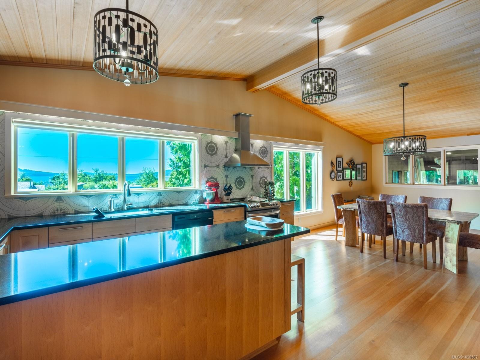 410 17Th Ave, Sointula, BC