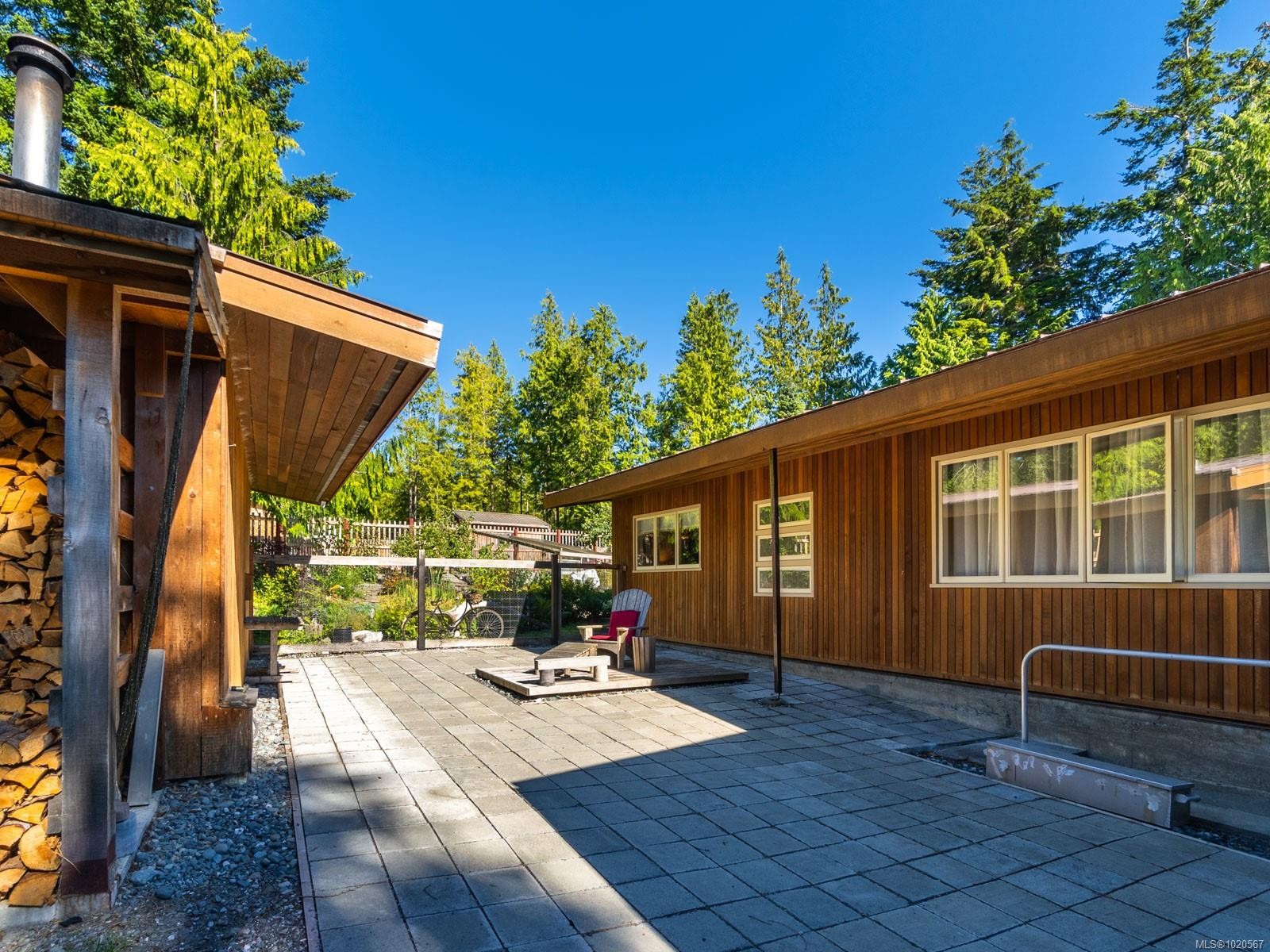 410 17Th Ave, Sointula, BC