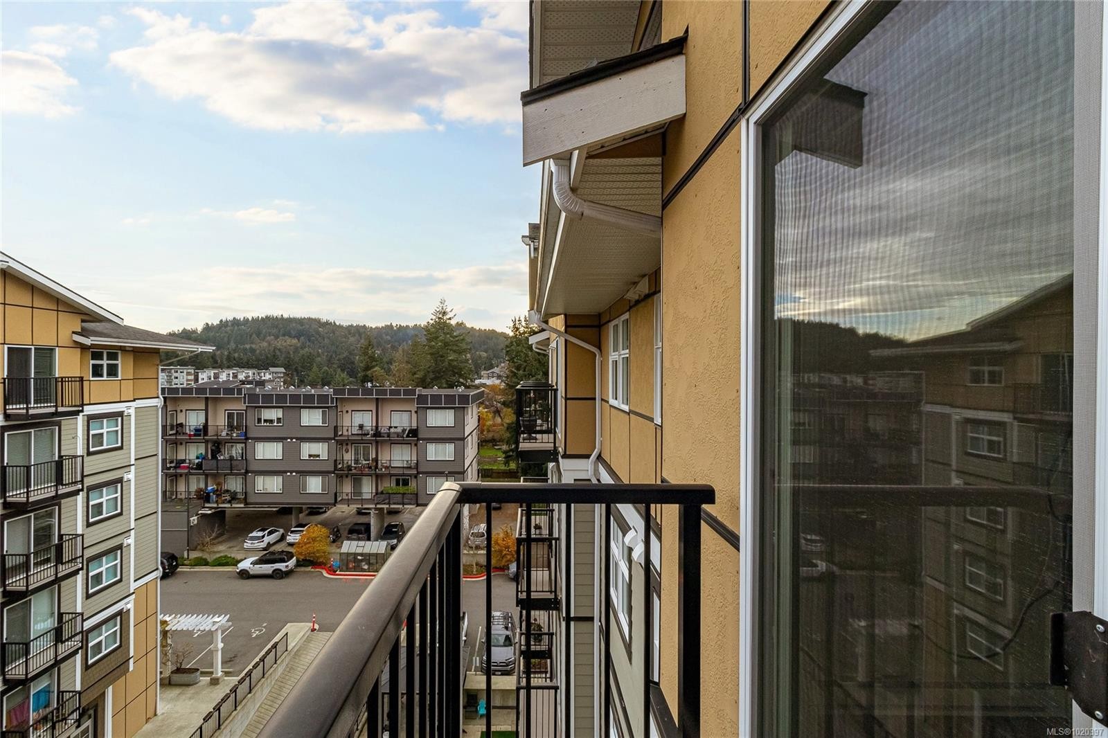 606-917 Avrill Rd, Langford, BC - Outdoor With Exterior