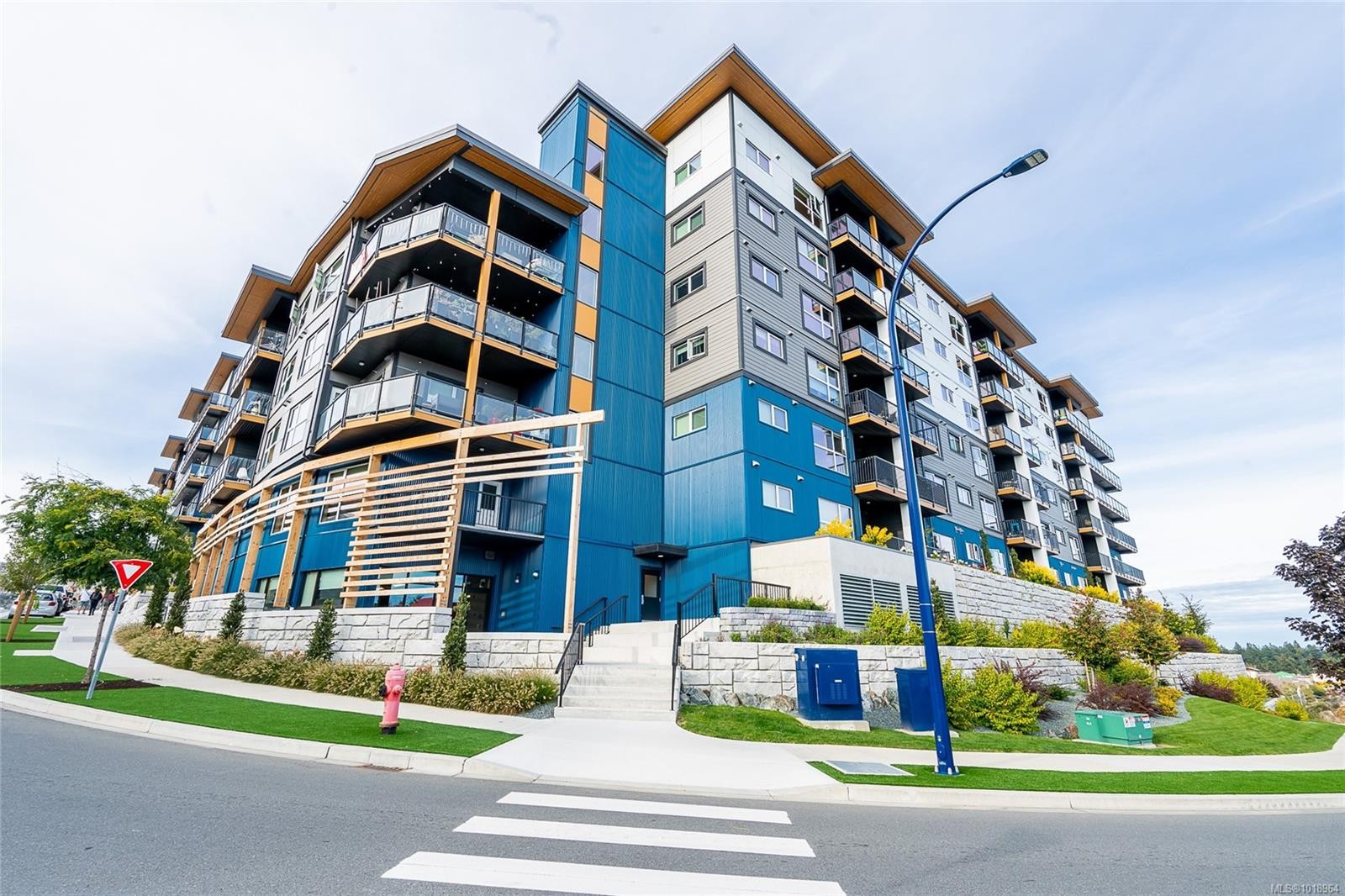 301-2469 Gateway Rd, Langford, BC - Outdoor With Balcony With Facade