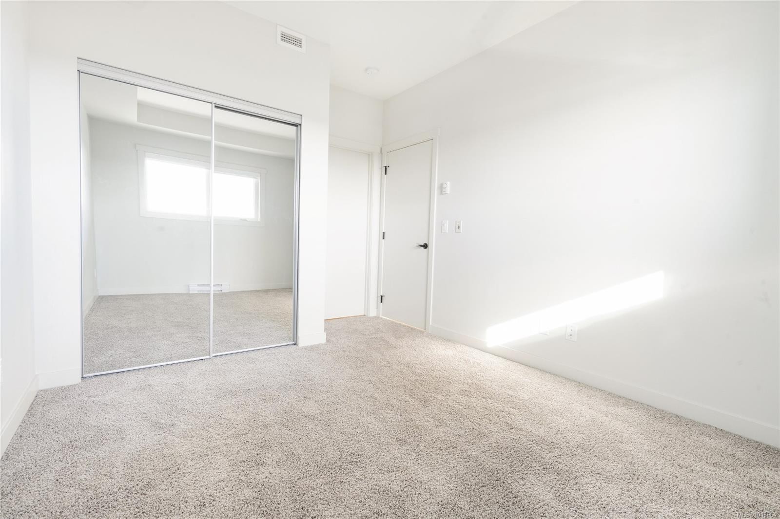 301-2469 Gateway Rd, Langford, BC - Indoor Photo Showing Other Room