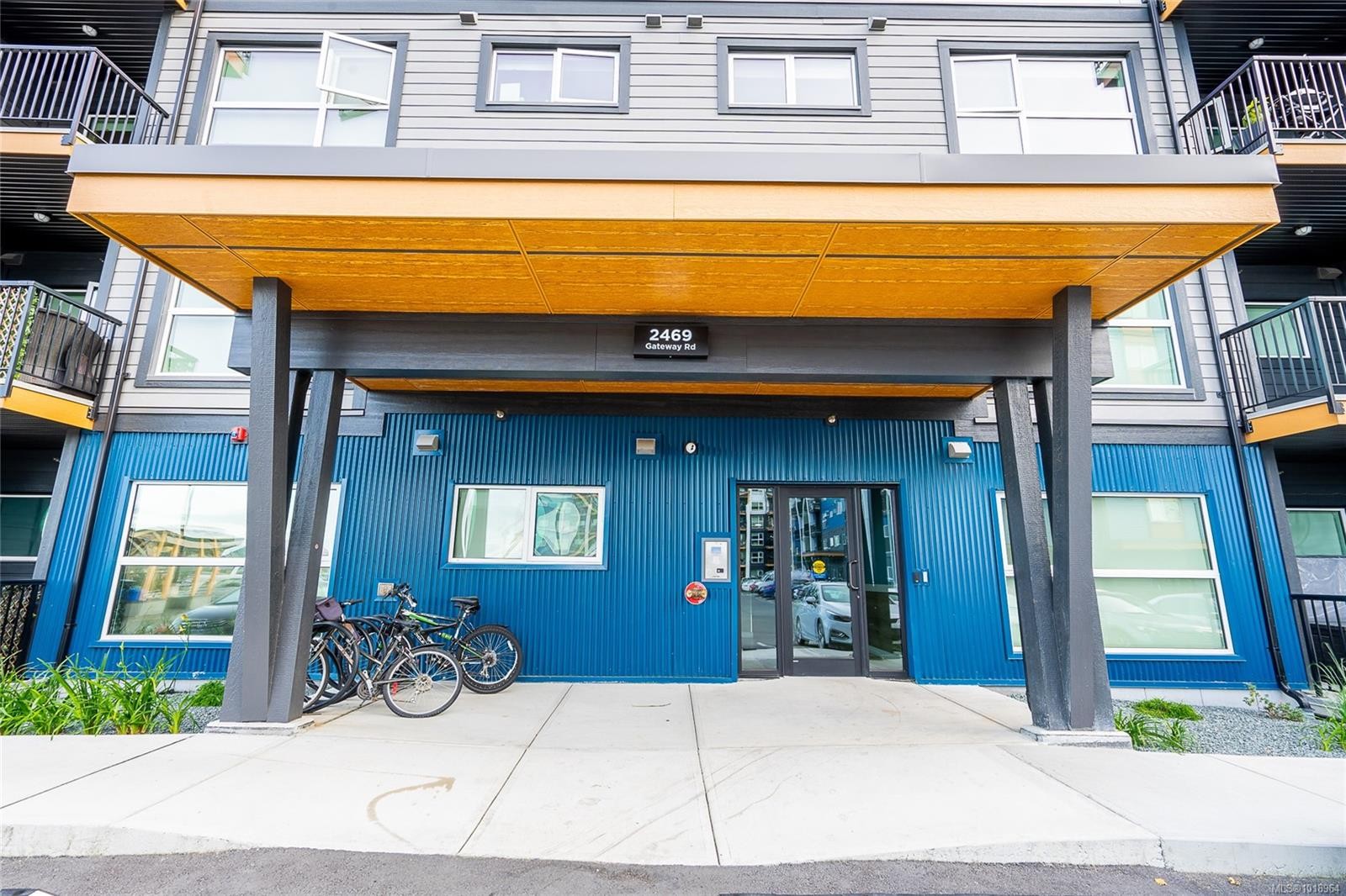 301-2469 Gateway Rd, Langford, BC - Outdoor With Balcony