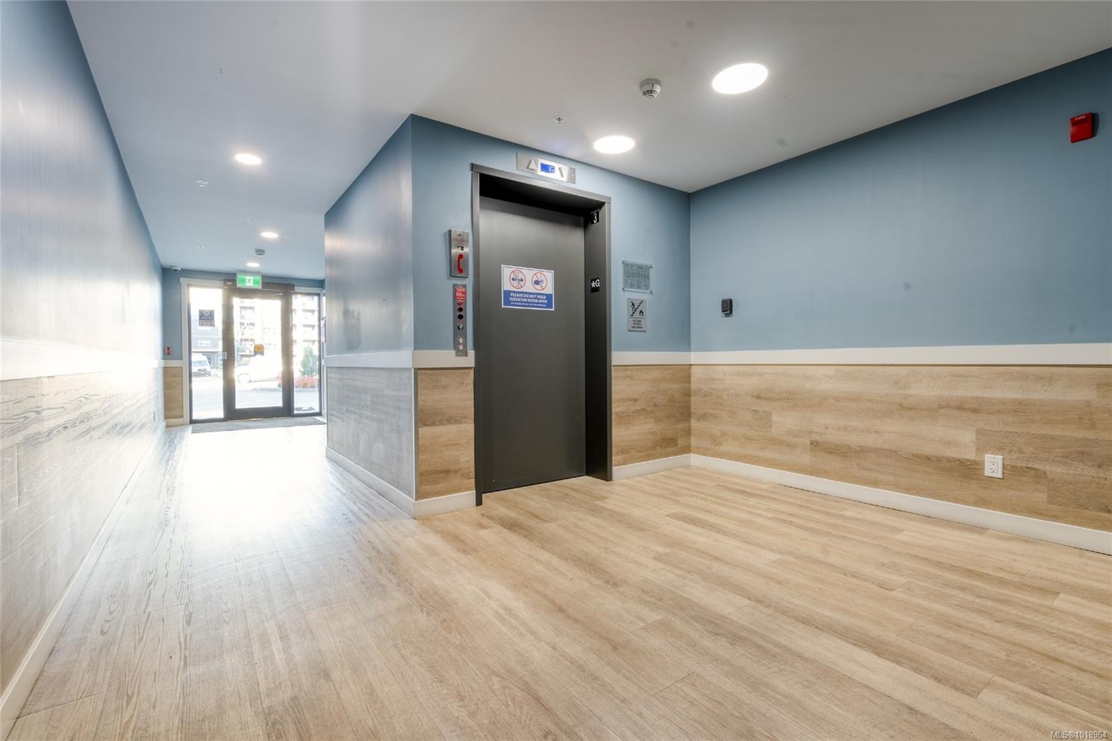 301-2469 Gateway Rd, Langford, BC - Indoor Photo Showing Other Room