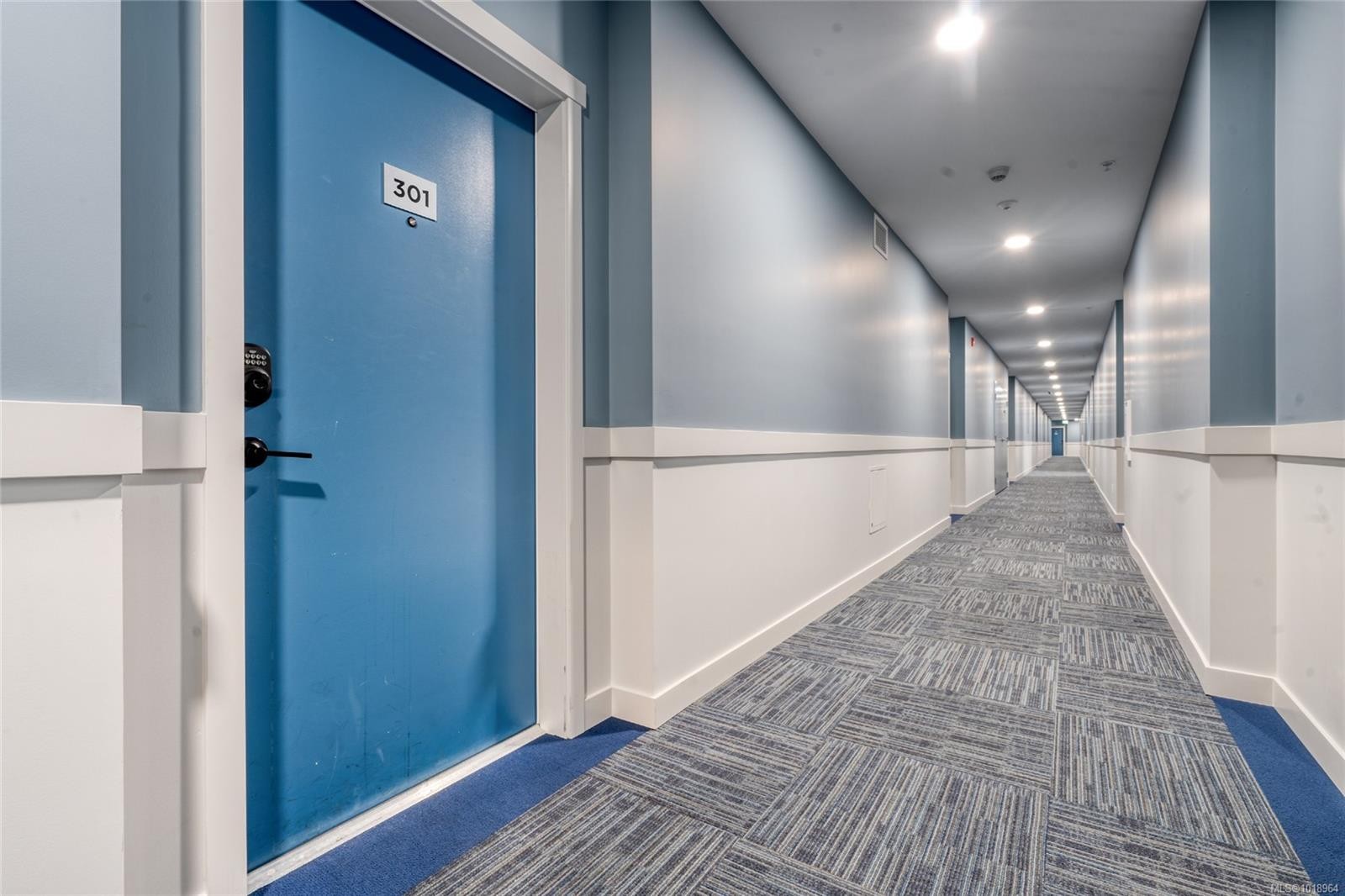 301-2469 Gateway Rd, Langford, BC - Indoor Photo Showing Other Room