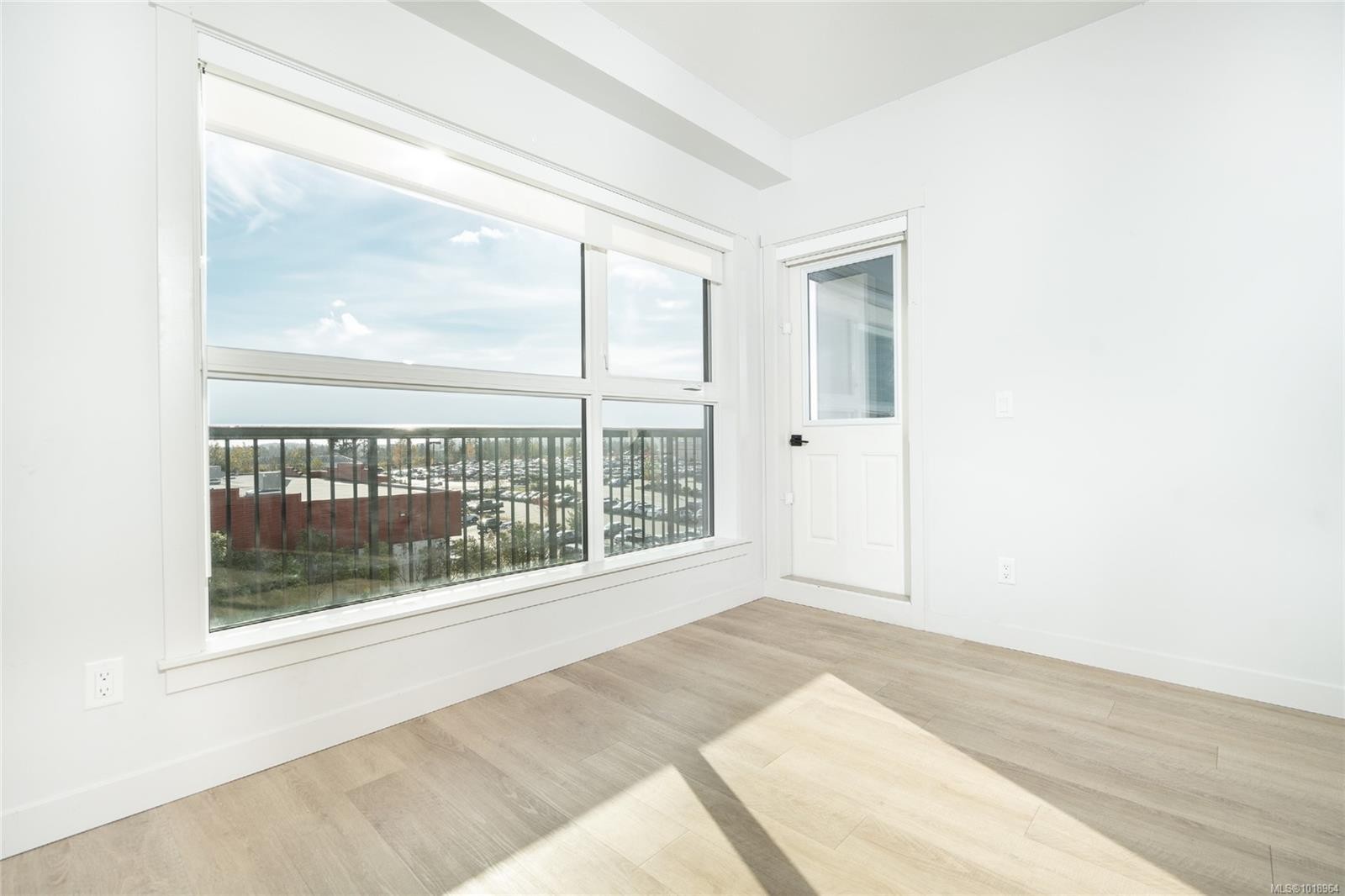 301-2469 Gateway Rd, Langford, BC - Indoor Photo Showing Other Room