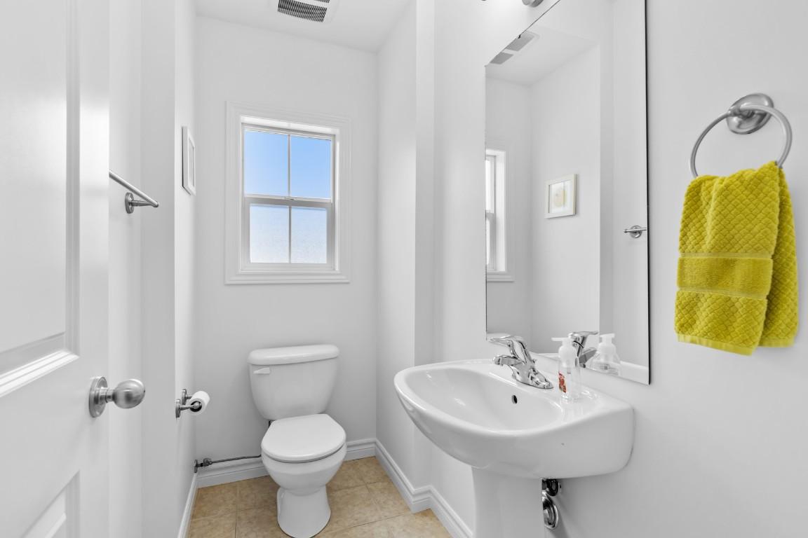 124-456 Mcphee Street, Kelowna, BC - Indoor Photo Showing Bathroom