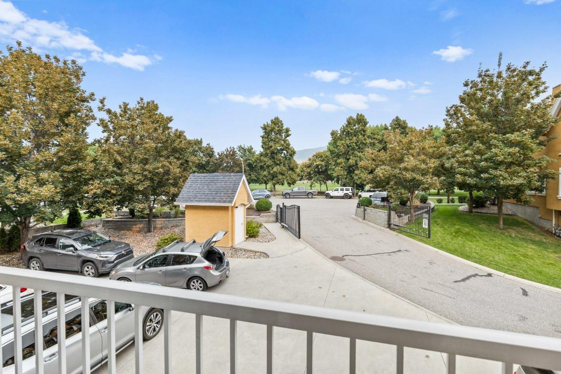 124-456 Mcphee Street, Kelowna, BC - Outdoor With Balcony