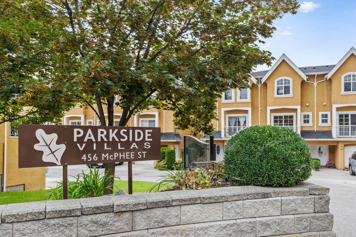 124-456 Mcphee Street, Kelowna, BC - Outdoor With Facade