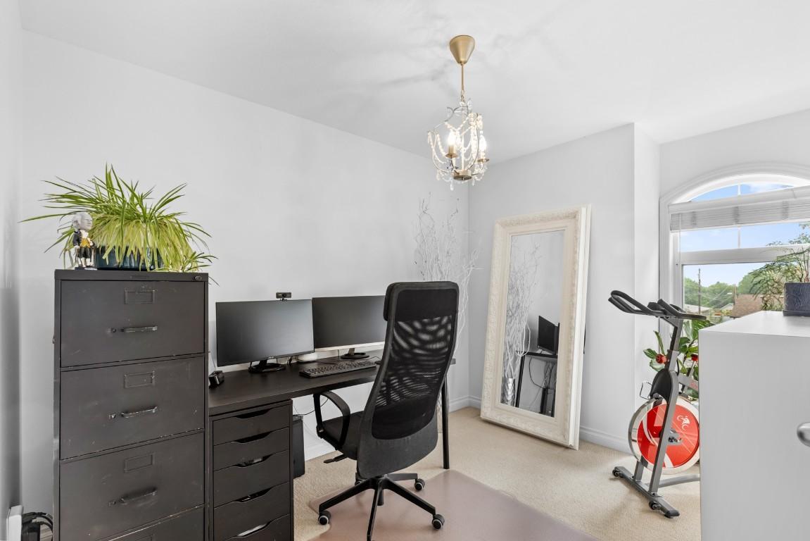 124-456 Mcphee Street, Kelowna, BC - Indoor Photo Showing Office