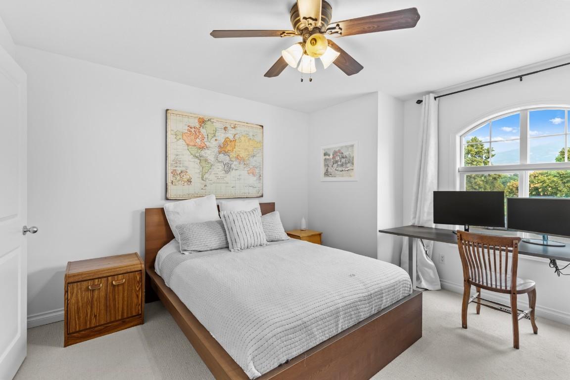 124-456 Mcphee Street, Kelowna, BC - Indoor Photo Showing Bedroom