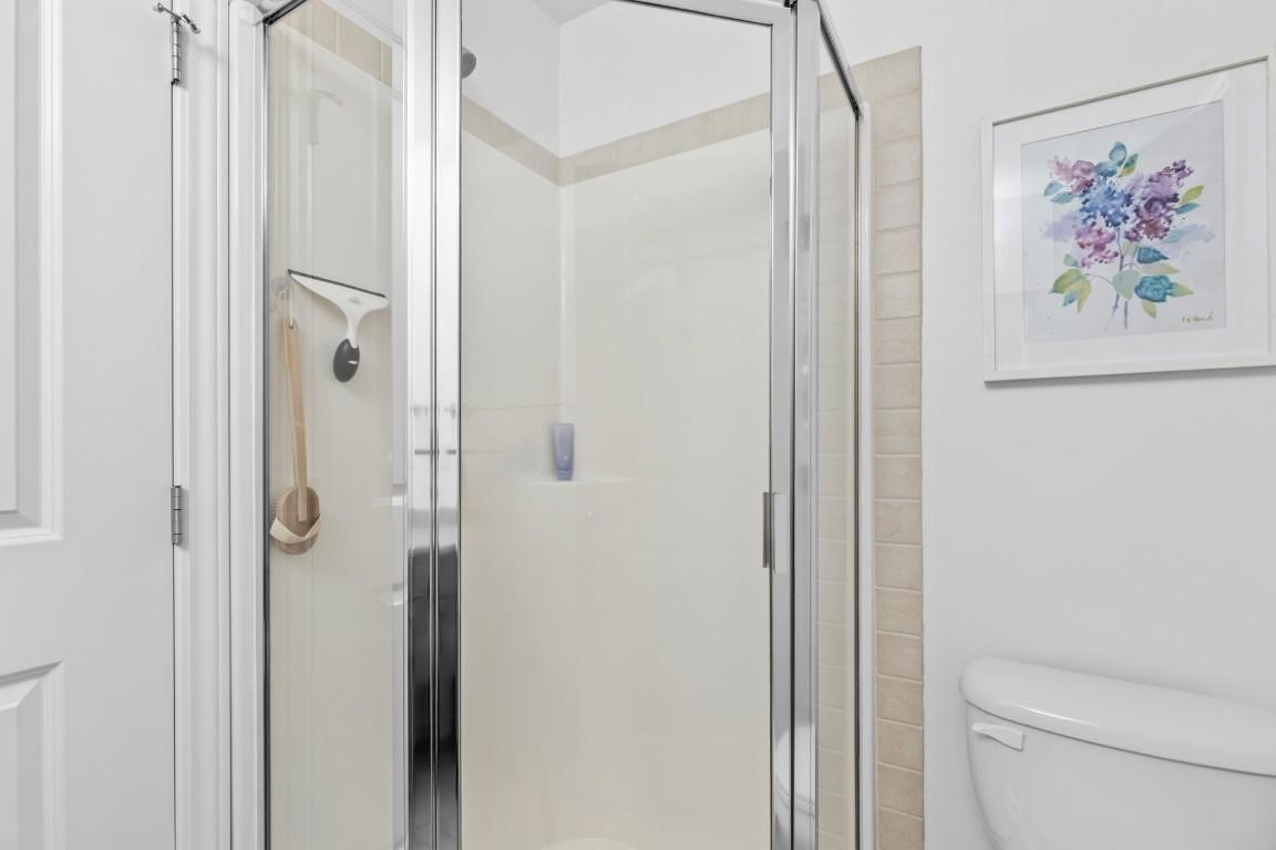 124-456 Mcphee Street, Kelowna, BC - Indoor Photo Showing Bathroom