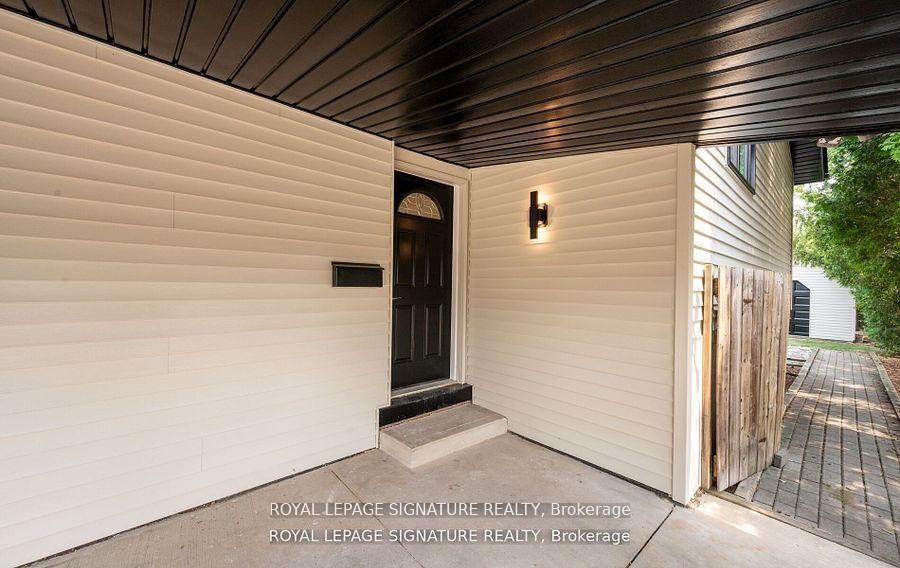 105 Lilacside Drive, Hamilton, ON - Outdoor With Exterior