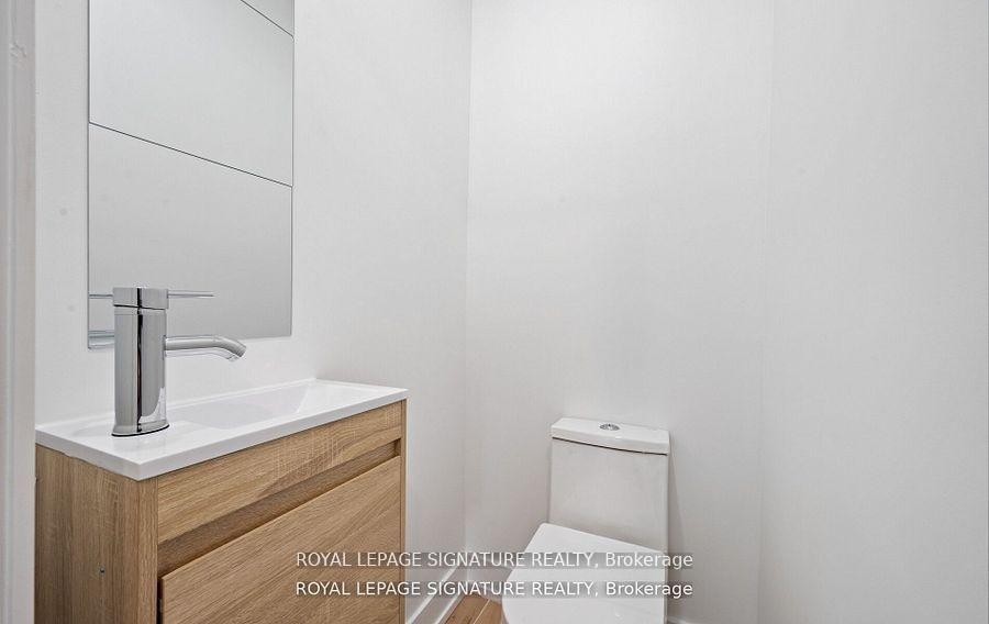 105 Lilacside Drive, Hamilton, ON - Indoor Photo Showing Bathroom