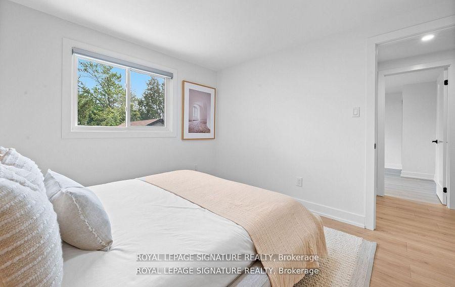 105 Lilacside Drive, Hamilton, ON - Indoor Photo Showing Bedroom