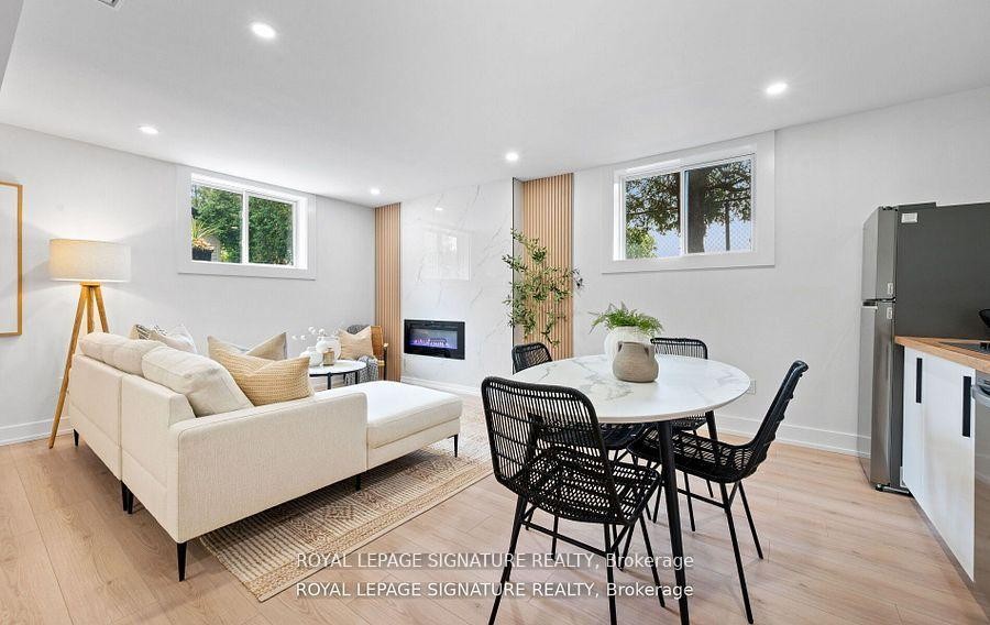 105 Lilacside Drive, Hamilton, ON - Indoor With Fireplace