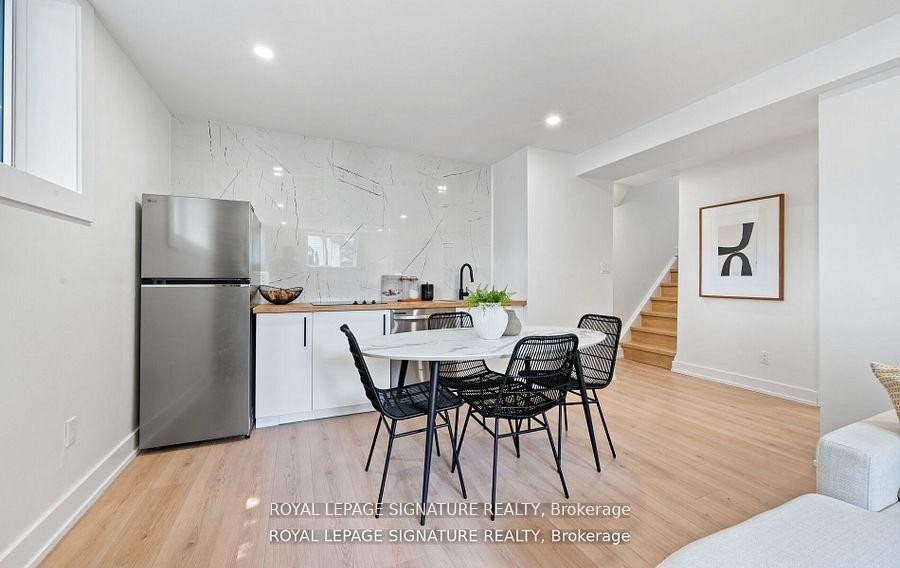 105 Lilacside Drive, Hamilton, ON - Indoor Photo Showing Dining Room