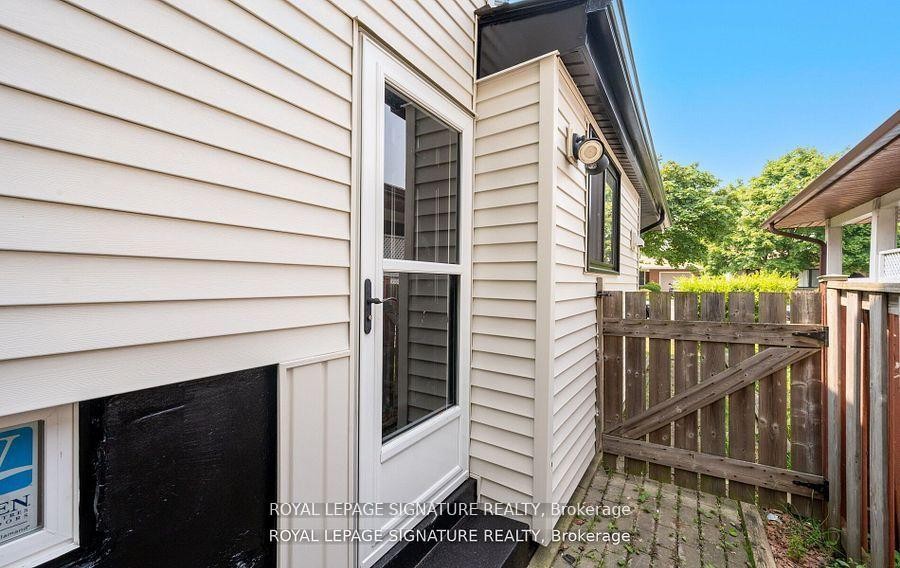 105 Lilacside Drive, Hamilton, ON - Outdoor