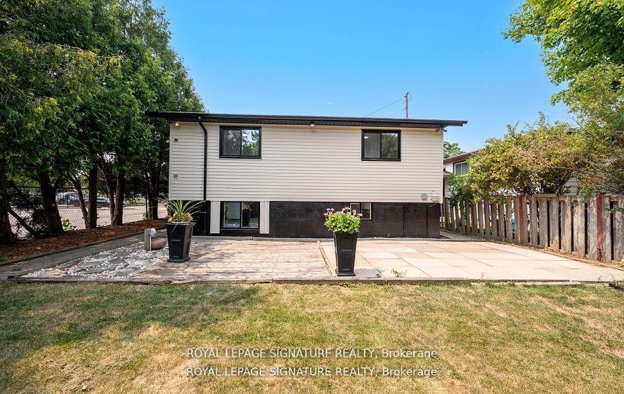 105 Lilacside Drive, Hamilton, ON - Outdoor