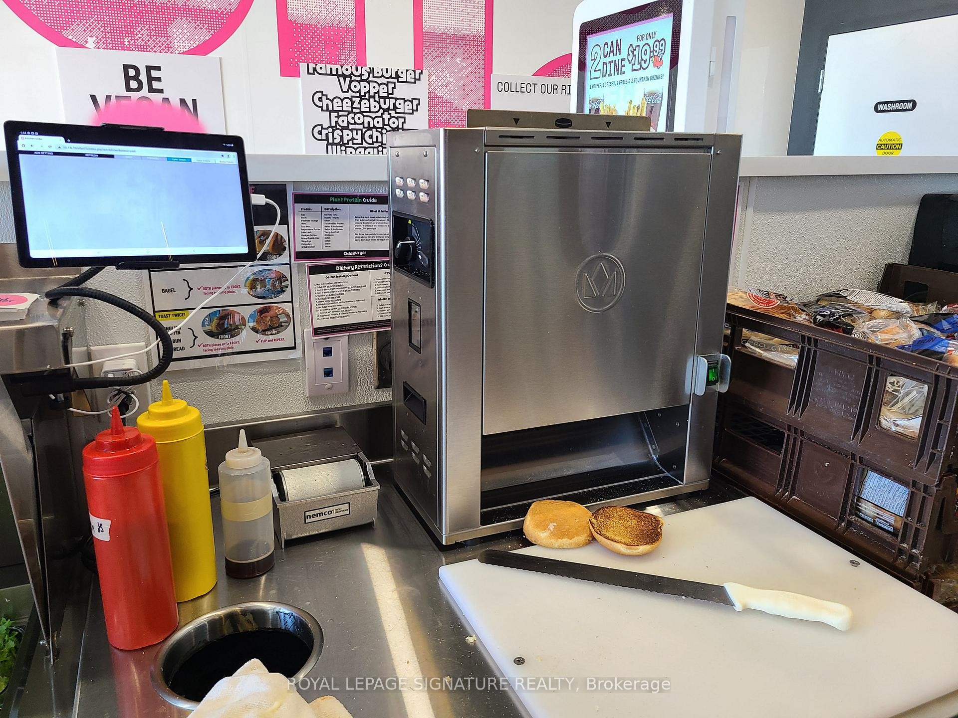 920 Upper Wentworth Street, Hamilton, ON