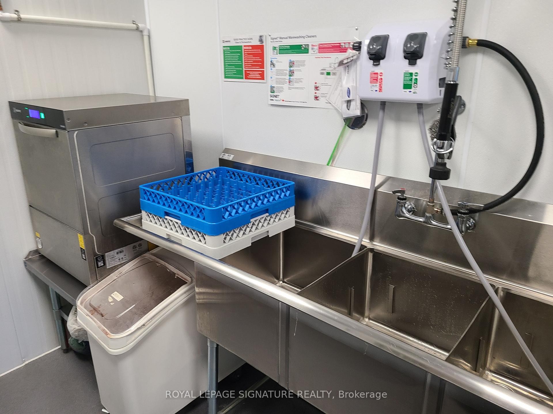 920 Upper Wentworth Street, Hamilton, ON