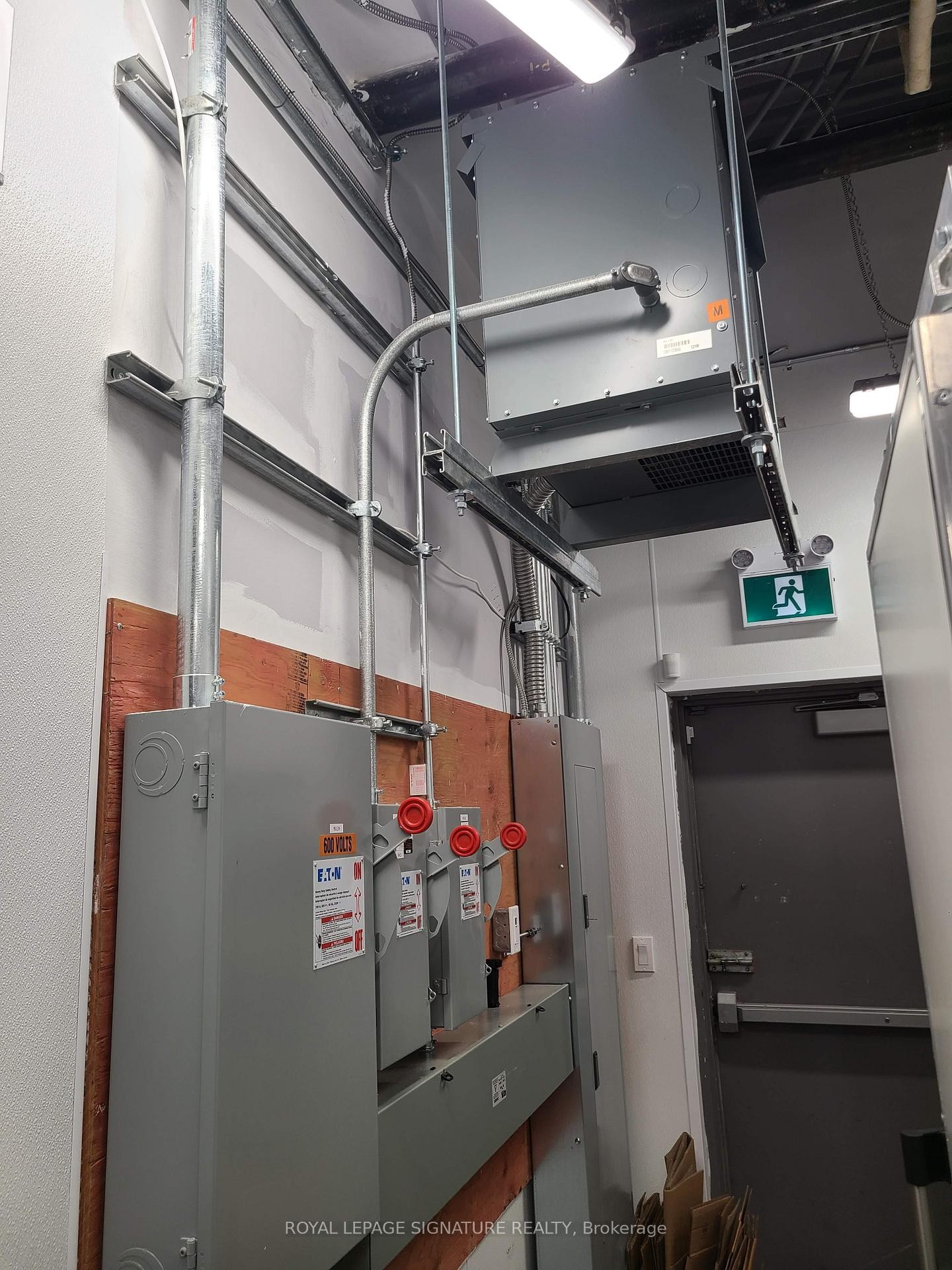 920 Upper Wentworth Street, Hamilton, ON