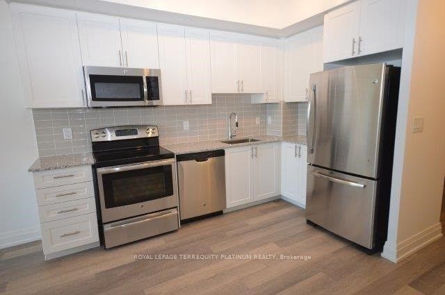 1515-7167 Yonge Street, Markham, ON - Indoor Photo Showing Kitchen With Stainless Steel Kitchen With Upgraded Kitchen