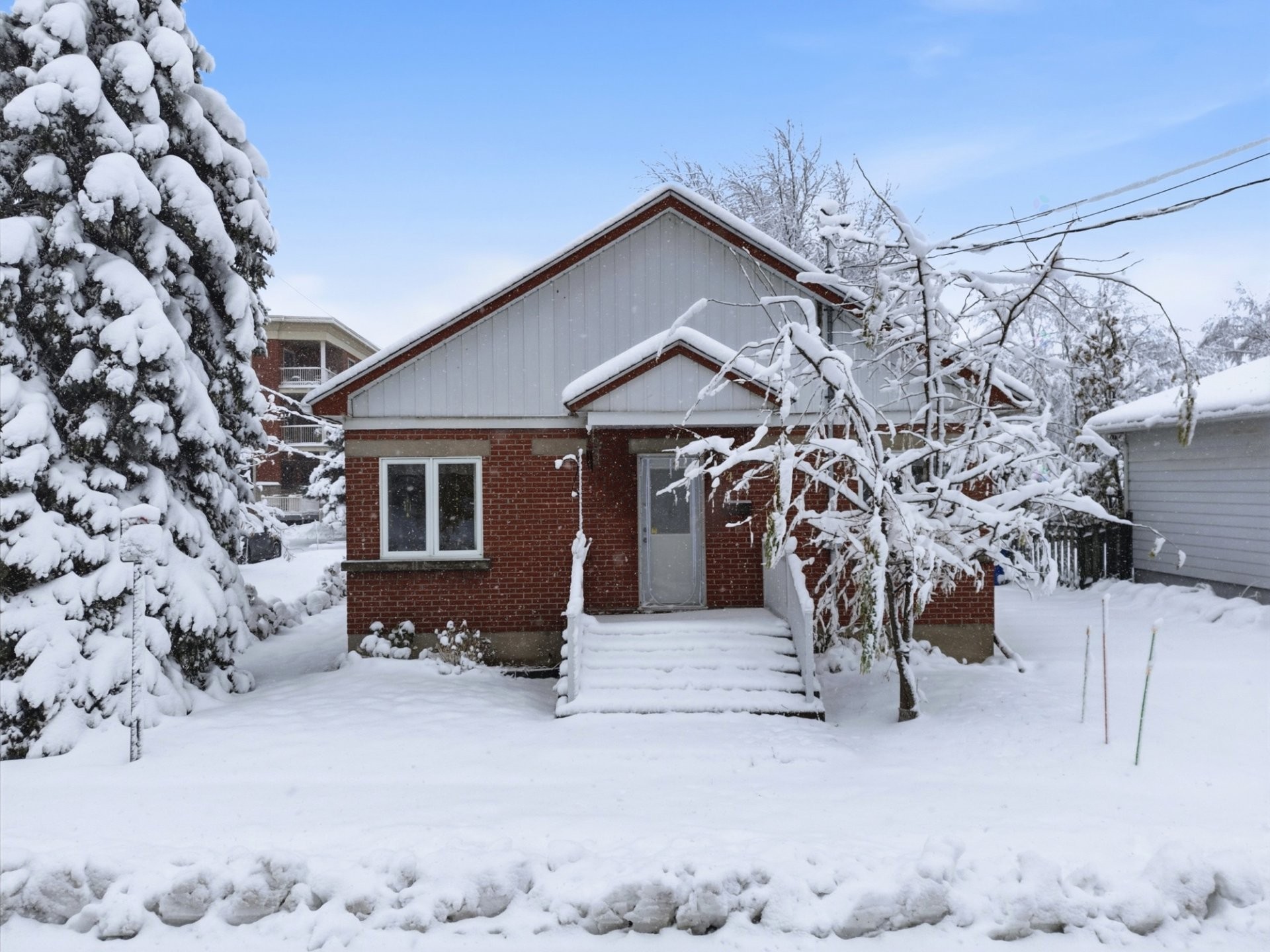 Front of Structure - 154 Rue St-Étienne, L'Assomption, QC - Outdoor