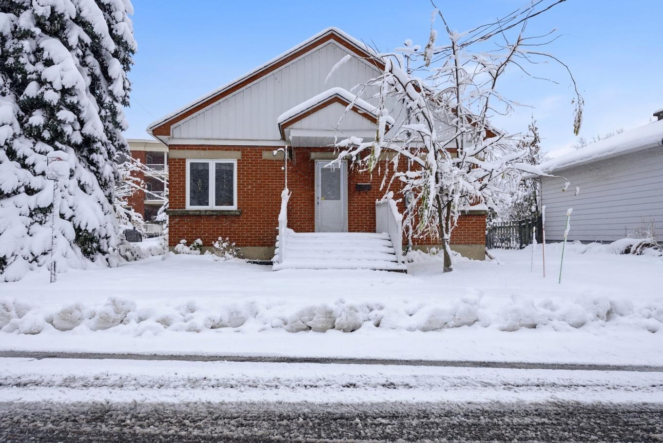 Façade - 154 Rue St-Étienne, L'Assomption, QC - Outdoor