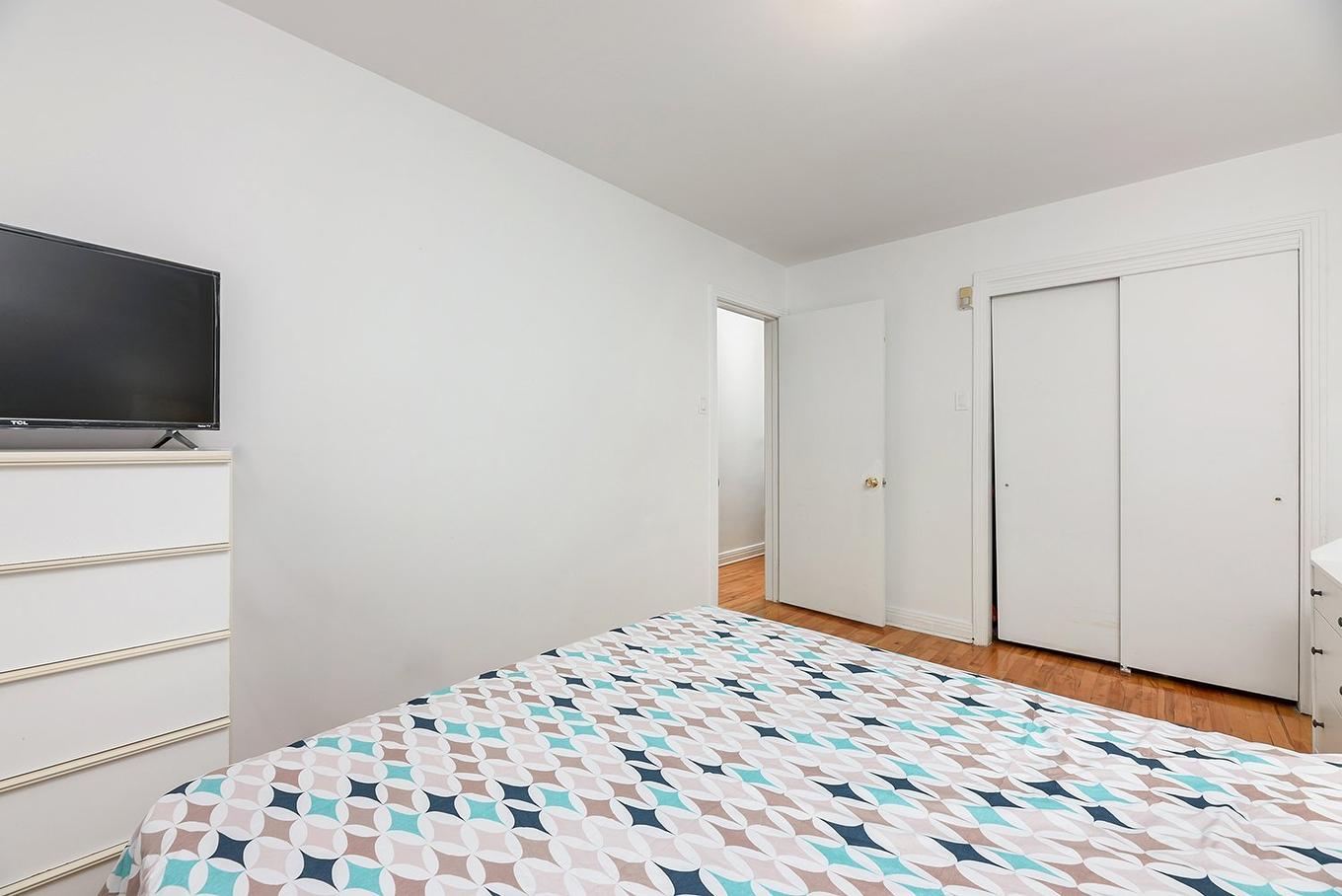 Primary bedroom - 5701 - 5703 Av. Coolbrook, Montréal (Côte-Des-Neiges/Notre-Dame-De-Grâce), QC - Indoor Photo Showing Bedroom