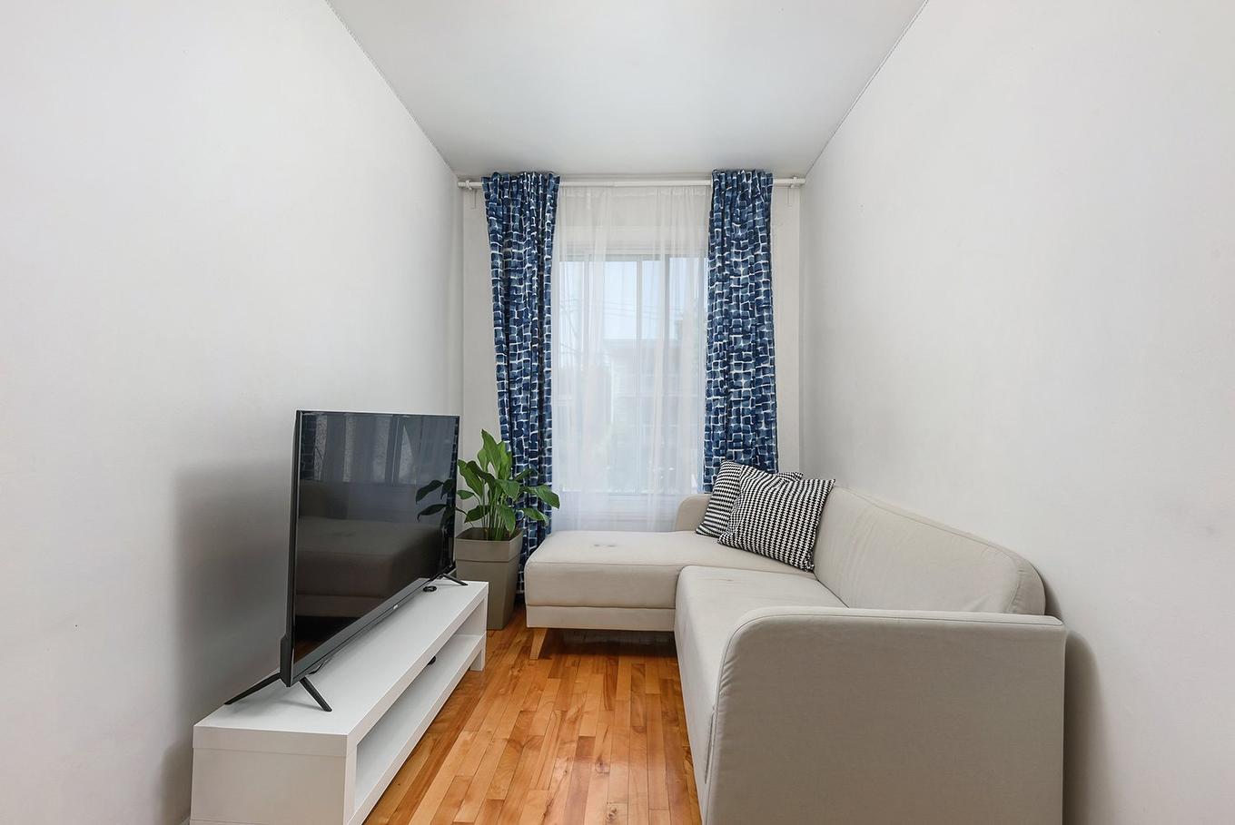 Bedroom - 5701 - 5703 Av. Coolbrook, Montréal (Côte-Des-Neiges/Notre-Dame-De-Grâce), QC - Indoor