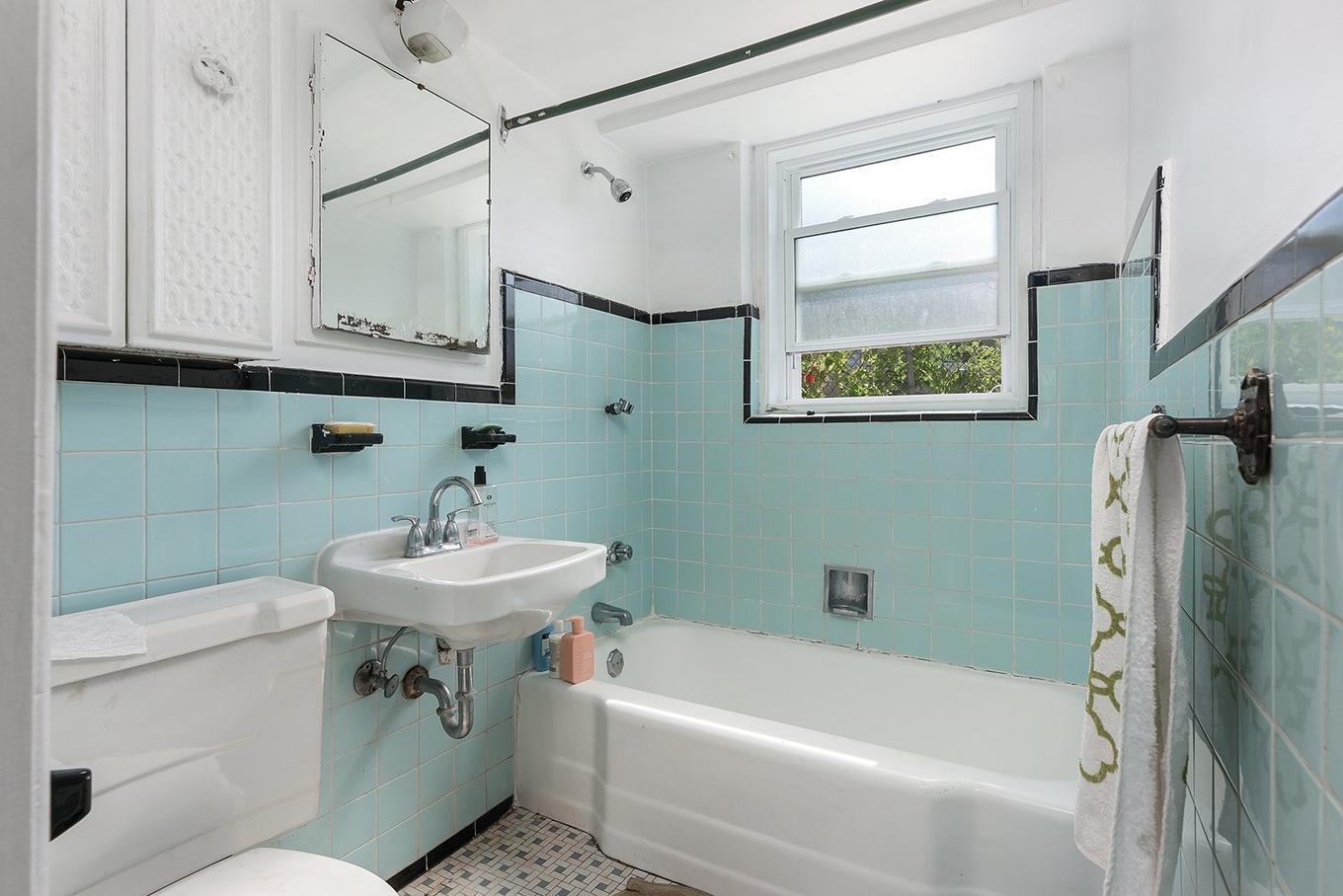 Basement - 5701 - 5703 Av. Coolbrook, Montréal (Côte-Des-Neiges/Notre-Dame-De-Grâce), QC - Indoor Photo Showing Bathroom