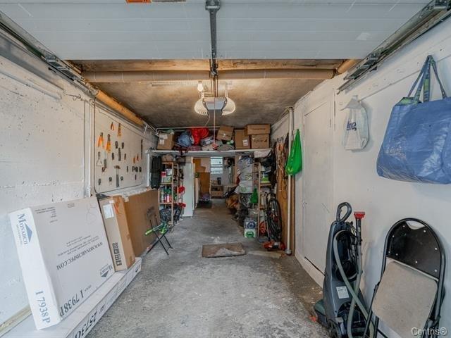 Garage - 5701 - 5703 Av. Coolbrook, Montréal (Côte-Des-Neiges/Notre-Dame-De-Grâce), QC - Indoor Photo Showing Garage