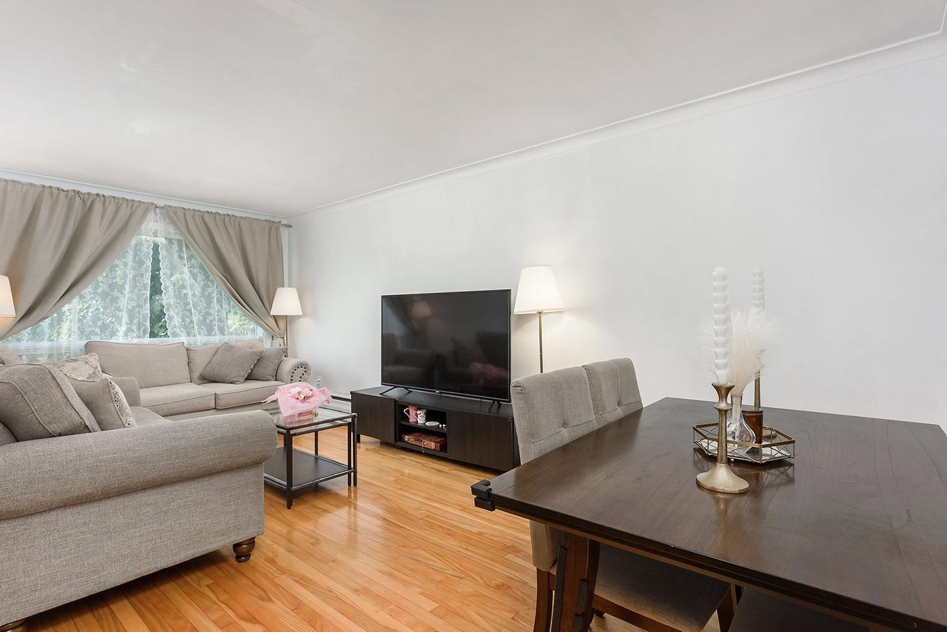 Dwelling - 5701 - 5703 Av. Coolbrook, Montréal (Côte-Des-Neiges/Notre-Dame-De-Grâce), QC - Indoor Photo Showing Living Room
