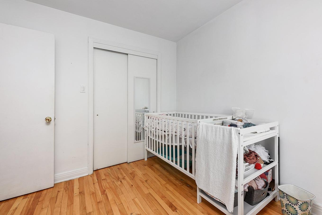Dwelling - 5701 - 5703 Av. Coolbrook, Montréal (Côte-Des-Neiges/Notre-Dame-De-Grâce), QC - Indoor Photo Showing Bedroom
