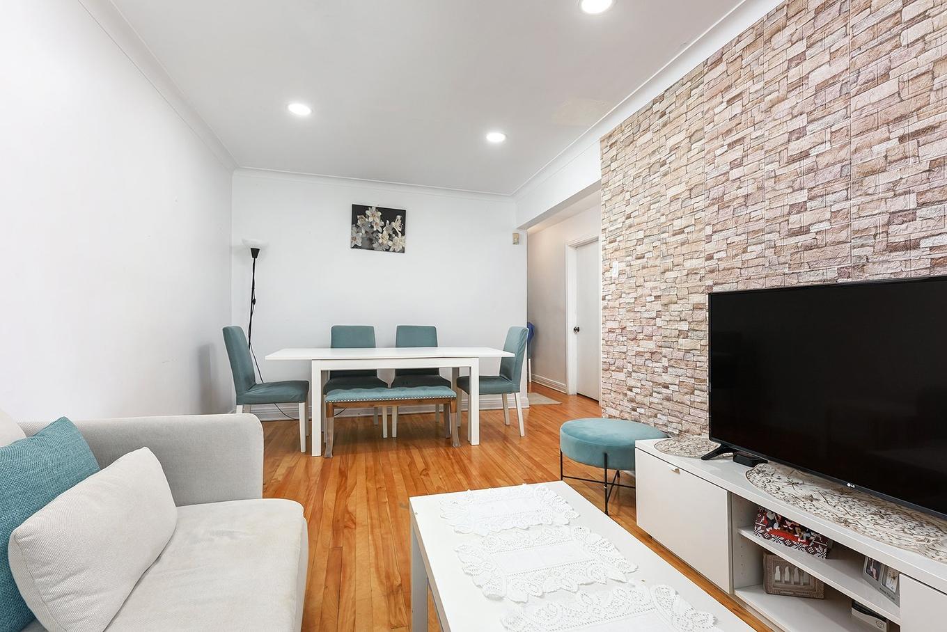 Dining room - 5701 - 5703 Av. Coolbrook, Montréal (Côte-Des-Neiges/Notre-Dame-De-Grâce), QC - Indoor Photo Showing Living Room