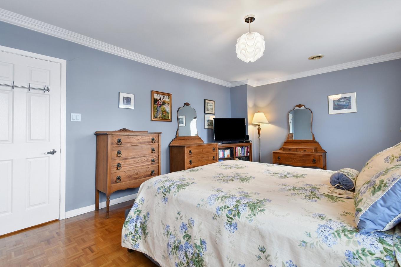Primary bedroom - 14828 Rue Labelle, Montréal (Pierrefonds-Roxboro), QC - Indoor Photo Showing Bedroom