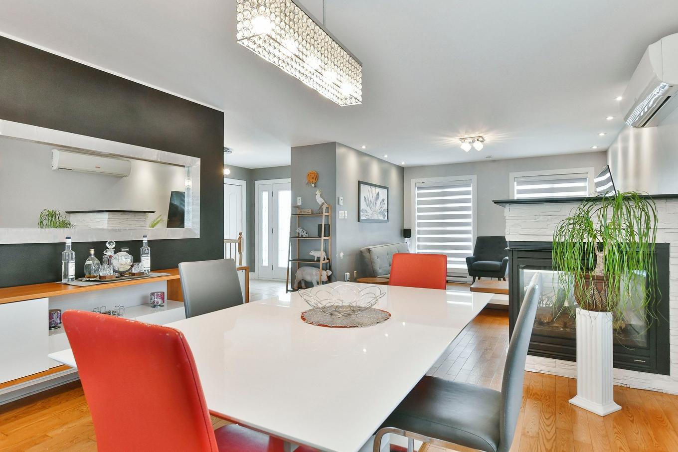 Salle à manger - 365 Rue De La Fruitière, Saint-Lin/Laurentides, QC - Indoor Photo Showing Dining Room