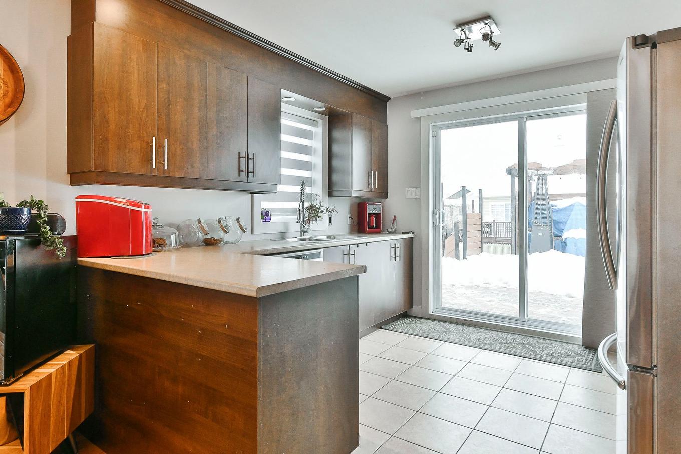 Cuisine - 365 Rue De La Fruitière, Saint-Lin/Laurentides, QC - Indoor Photo Showing Kitchen