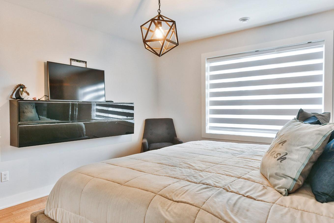 Chambre à coucher principale - 365 Rue De La Fruitière, Saint-Lin/Laurentides, QC - Indoor Photo Showing Bedroom