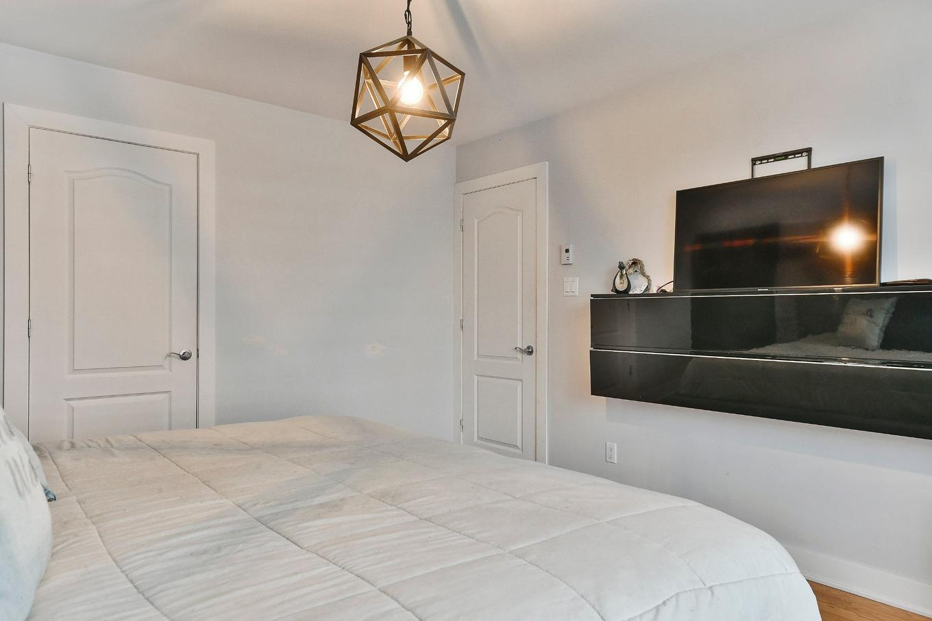 Chambre à coucher principale - 365 Rue De La Fruitière, Saint-Lin/Laurentides, QC - Indoor Photo Showing Bedroom