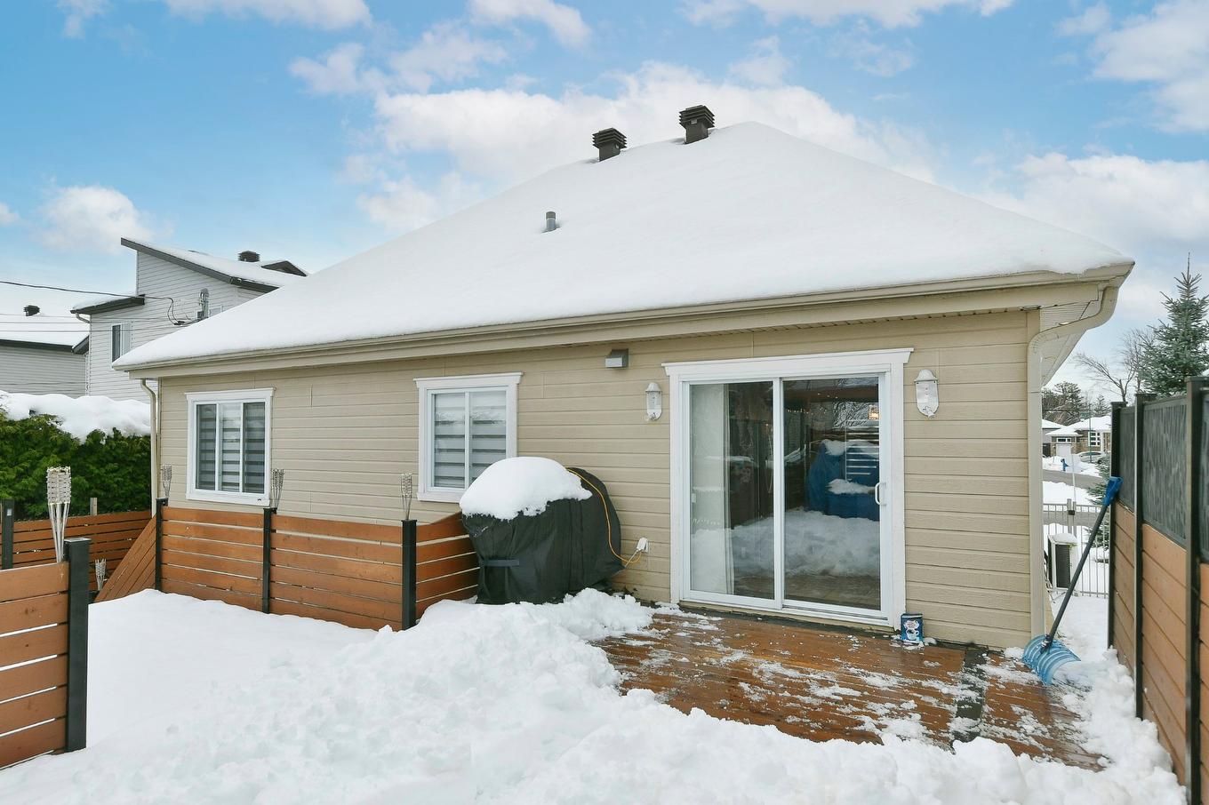 Cour - 365 Rue De La Fruitière, Saint-Lin/Laurentides, QC - Outdoor With Exterior