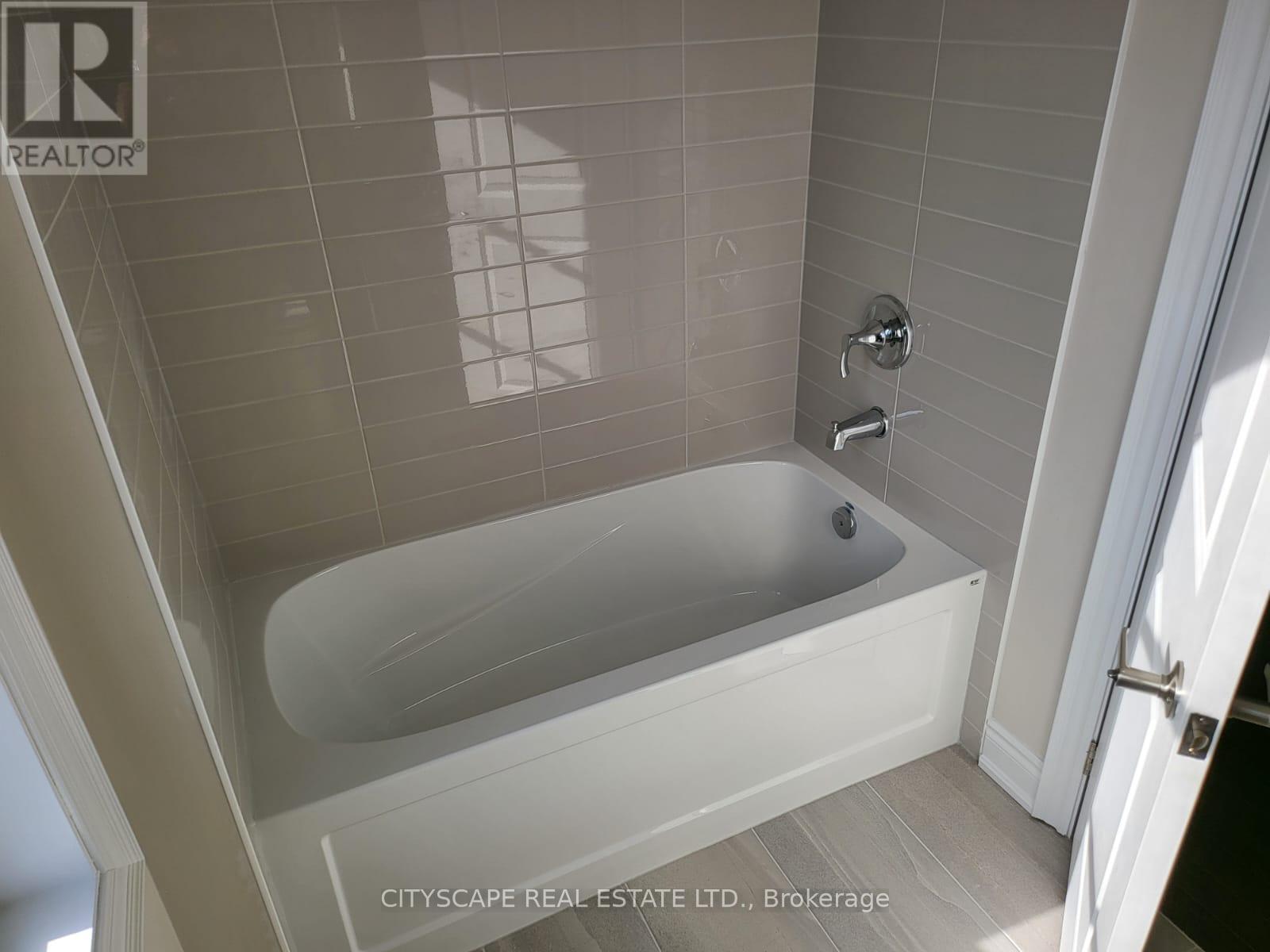 34 - 20 Lunar Crescent, Mississauga, ON - Indoor Photo Showing Bathroom