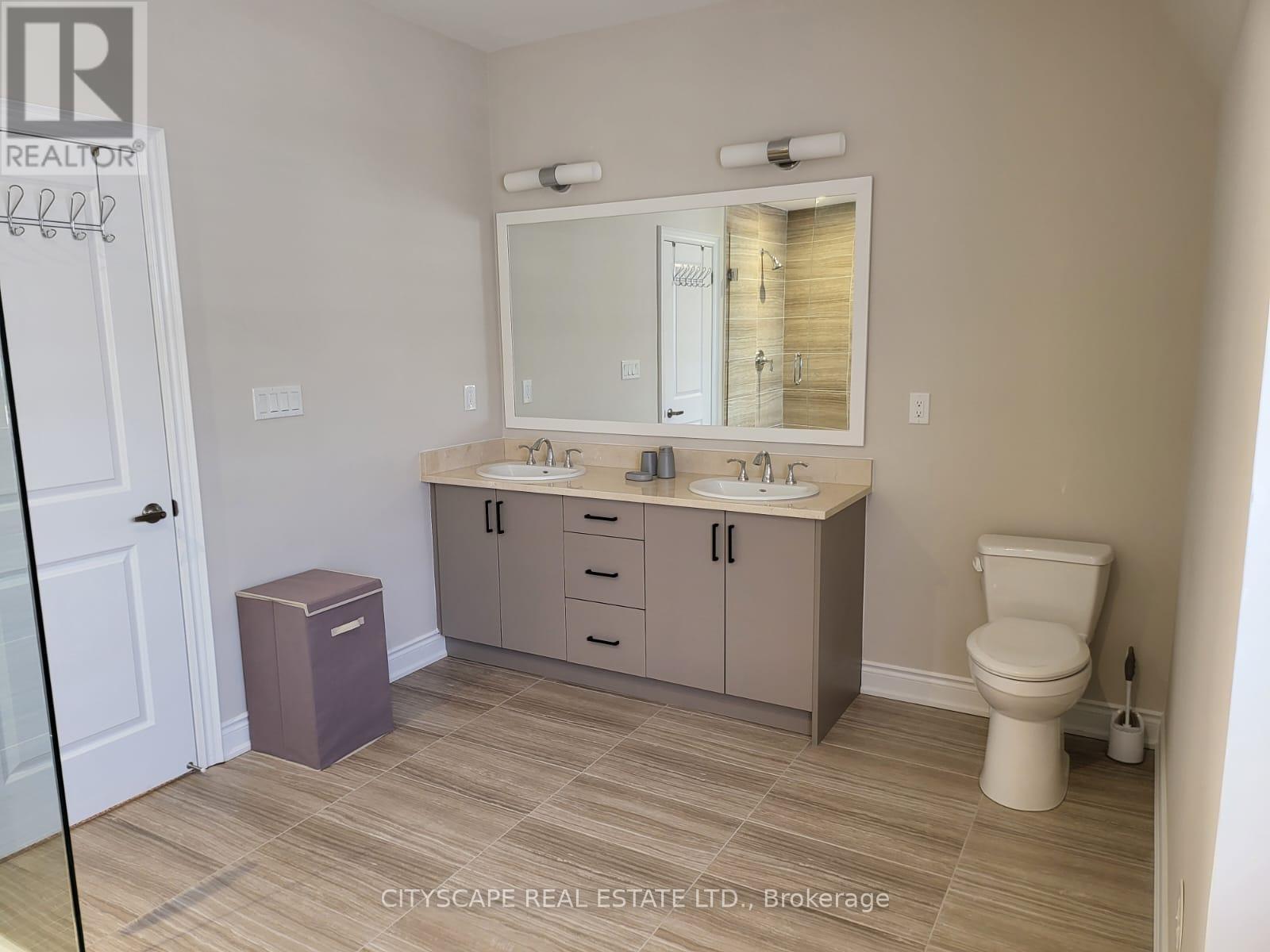 34 - 20 Lunar Crescent, Mississauga, ON - Indoor Photo Showing Bathroom
