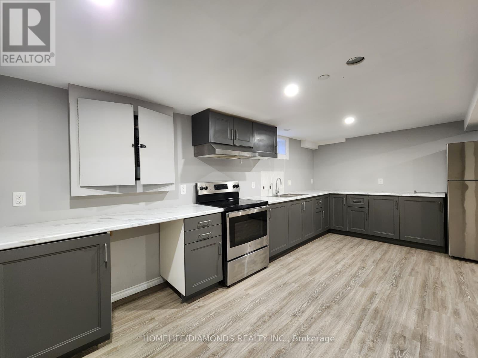 Lower - 5 Calcott Court, Thorold, ON - Indoor Photo Showing Kitchen