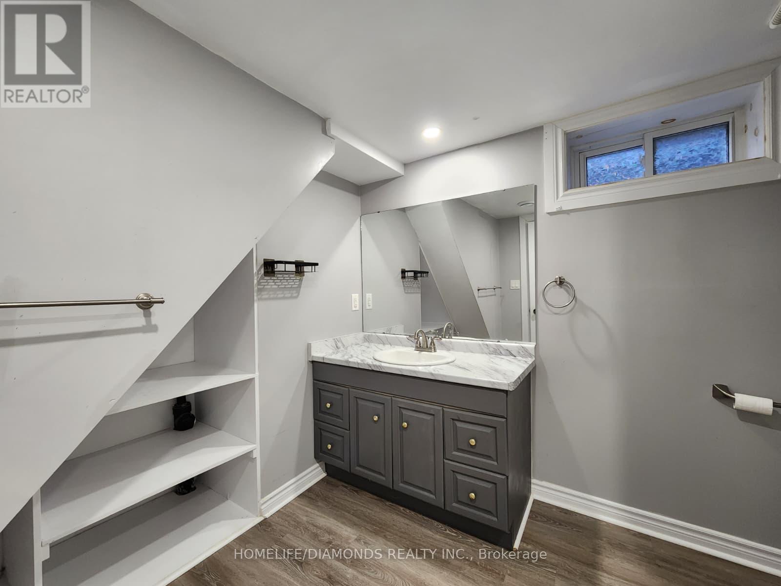Lower - 5 Calcott Court, Thorold, ON - Indoor Photo Showing Bathroom