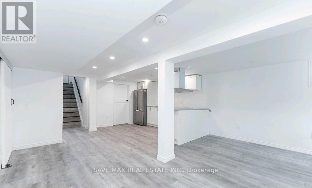 Lower - 6549 Riall Street, Niagara Falls, ON - Indoor Photo Showing Other Room