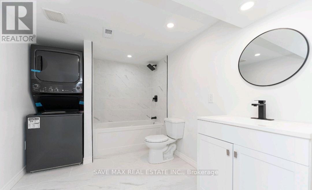 Lower - 6549 Riall Street, Niagara Falls, ON - Indoor Photo Showing Bathroom