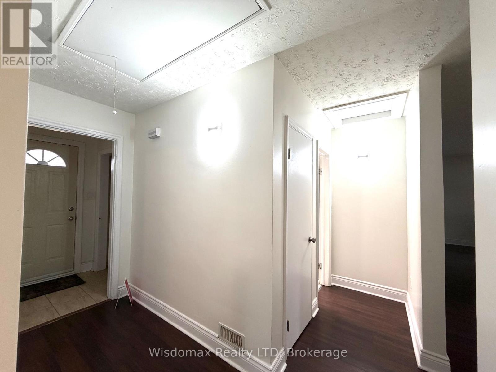 6481 Erwin Crescent, Niagara Falls (Dorchester), ON - Indoor Photo Showing Other Room